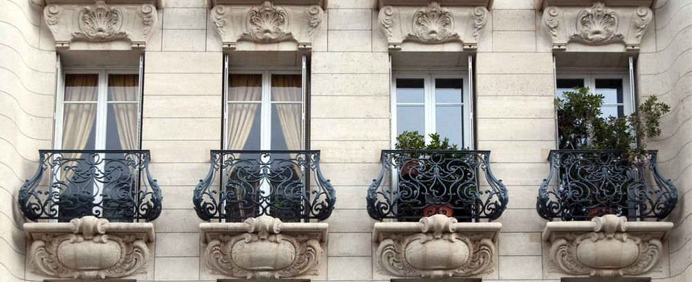 Французский балкон и панорамное остекление